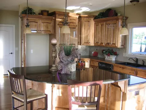 2003 Dublin Ln, Williston, ND 58801 photo 3