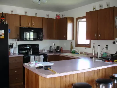 1802 27th St W, Williston, ND 58801 photo 4