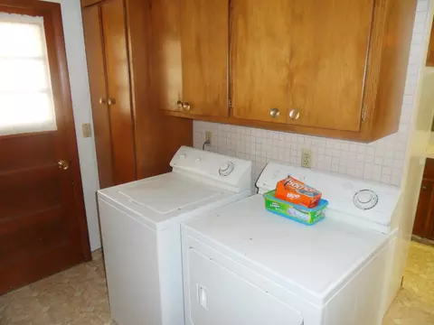 616 4th Ave E, Williston, ND 58801 photo 6