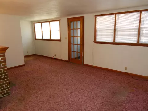 814 8th Ave W, Williston, ND 58801 photo 4