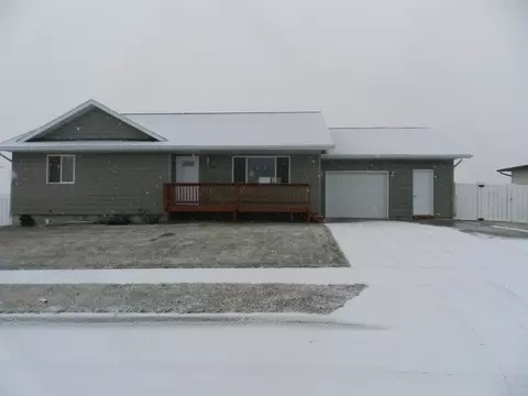 2314 12th Ave W, Williston, ND 58801 photo 1