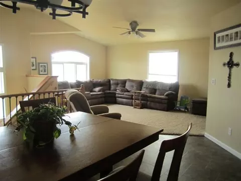 2401 12th Ave W, Williston, ND 58801 photo 17