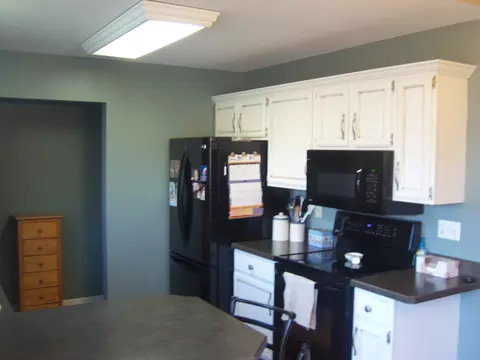 2334 17th Cir W, Williston, ND 58801 photo 4
