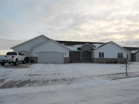 2109 22nd St W, Williston, ND 58801 photo 1