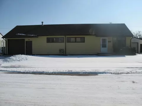 307 4th Ave E, Ray, ND 58849 photo 1