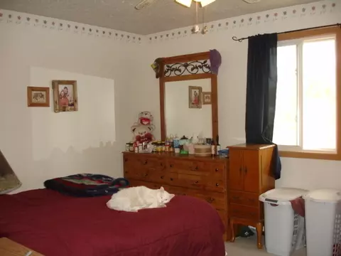 706 25th St E, Williston, ND 58801 photo 5