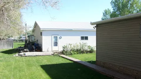 3315 9th Ave E, Williston, ND 58801 photo 9