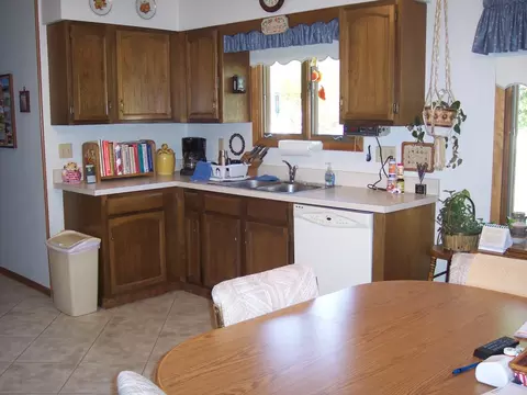 1914 2nd Ave E, Williston, ND 58801 photo 9
