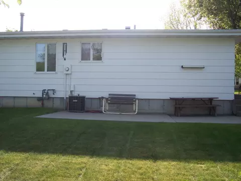 1914 2nd Ave E, Williston, ND 58801 photo 14