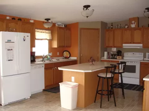 13360 57th St NW, Williston, ND 58801 photo 2