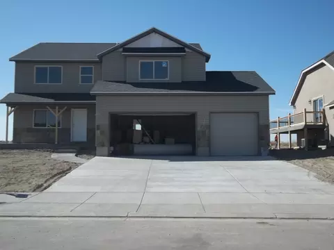 1539 Creekside Dr, Williston, ND 58801 photo 1