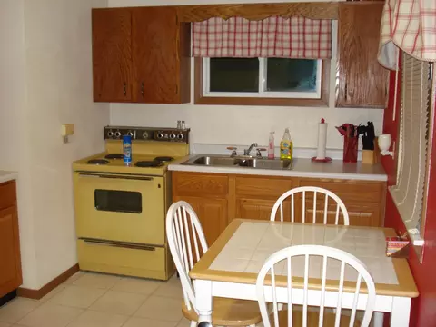 1010 10th Ave W, Williston, ND 58801 photo 4