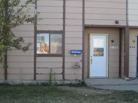 1817 31st St W, Williston, ND 58801 photo 1