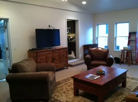 401 14th Ave W, Williston, ND 58801 photo 4