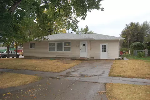 401 14th Ave W, Williston, ND 58801 photo 1