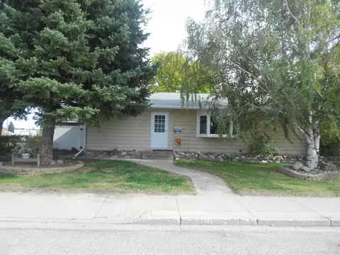 1310 13th Ave W, Williston, ND 58801 photo 1