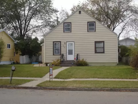 1409 4th Ave W, Williston, ND 58801 photo 1