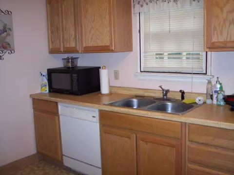 215 4th St E, Williston, ND 58801 photo 8