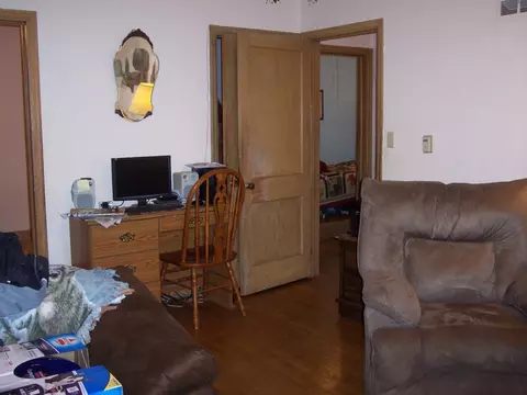 215 4th St E, Williston, ND 58801 photo 3