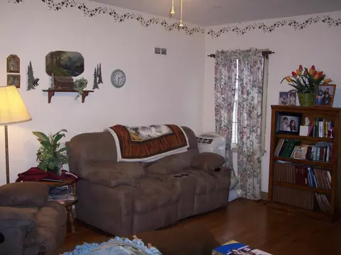 215 4th St E, Williston, ND 58801 photo 7