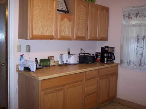 215 4th St E, Williston, ND 58801 photo 9