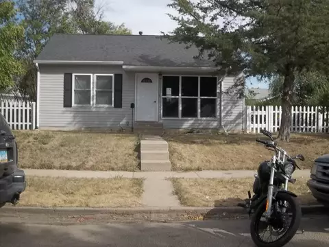 616 14th Ave W, Williston, ND 58801 photo 1