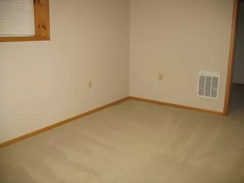 1001 8th Ave W, Williston, ND 58801 photo 9