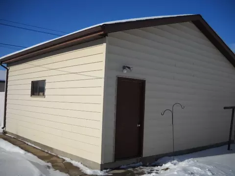 1415 Main St, Williston, ND 58801 photo 3