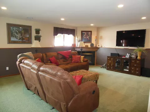 2302 15th Ave W, Williston, ND 58801 photo 30