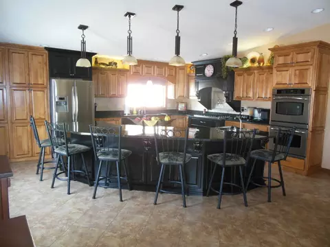 2302 15th Ave W, Williston, ND 58801 photo 5