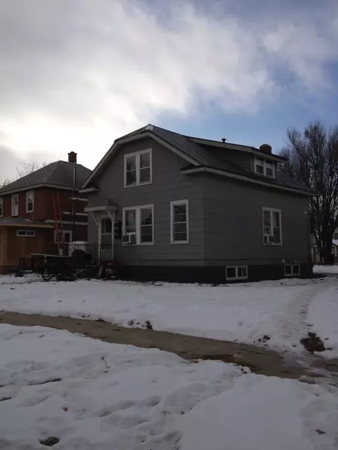 517 2nd Ave E, Williston, ND 58801 photo 1
