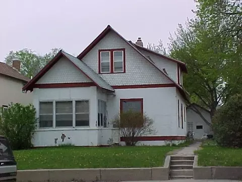 617 2nd Ave W, Williston, ND 58801 photo 1