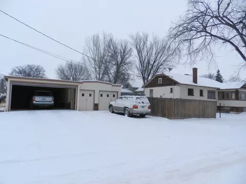 701 3rd Ave E, Williston, ND 58801 photo 6