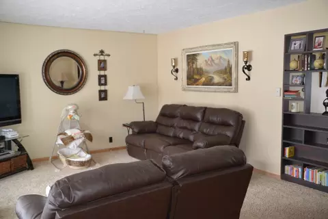 1313 4th Ave E, Williston, ND 58801 photo 5