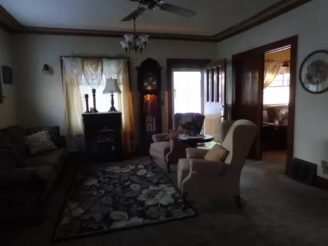 720 2nd Ave E, Williston, ND 58801 photo 2