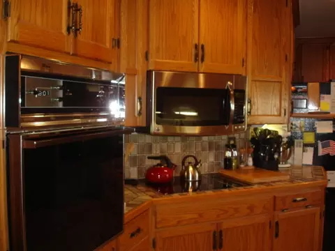 812 14th St W, Williston, ND 58801 photo 2