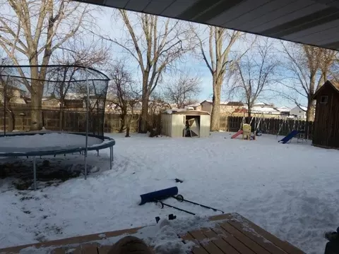 1815 Crest St W, Williston, ND 58801 photo 9