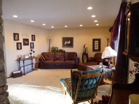 1815 Crest St W, Williston, ND 58801 photo 4