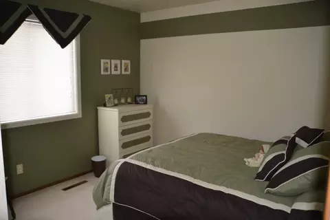 2413 University Ave, Williston, ND 58801 photo 8