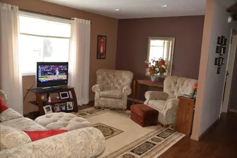2413 University Ave, Williston, ND 58801 photo 3
