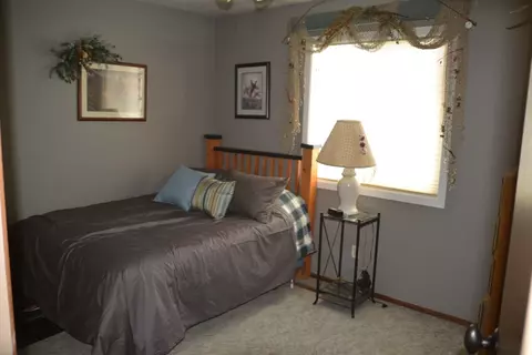 2413 University Ave, Williston, ND 58801 photo 9