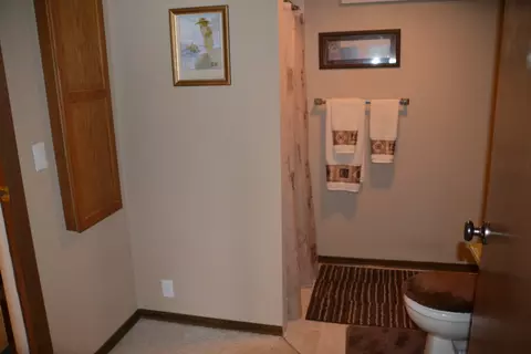 2413 University Ave, Williston, ND 58801 photo 17
