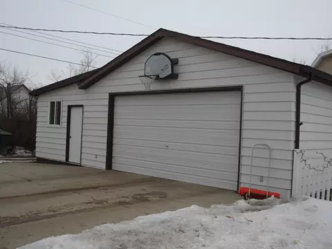 419 6th St W, Williston, ND 58801 photo 17