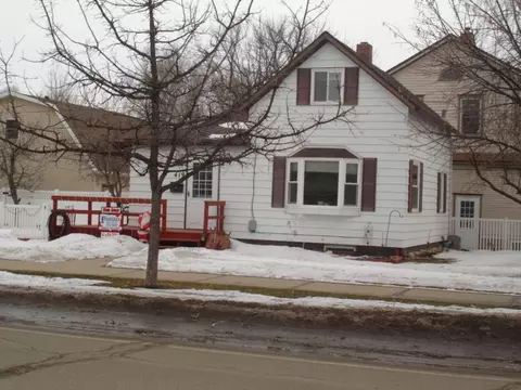 419 6th St W, Williston, ND 58801 photo 1