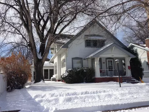 409 3rd Ave E, Williston, ND 58801 photo 2