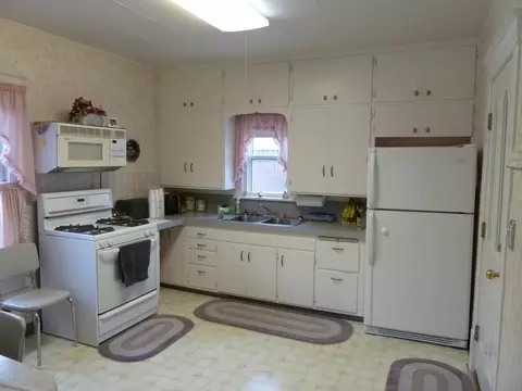 523 5th Ave W, Williston, ND 58801 photo 3
