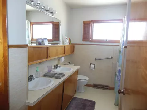 1607 4th Ave W, Williston, ND 58801 photo 8