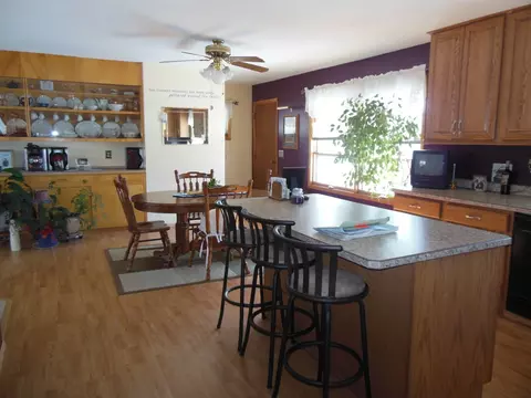 1607 4th Ave W, Williston, ND 58801 photo 9