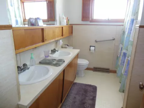 1607 4th Ave W, Williston, ND 58801 photo 4