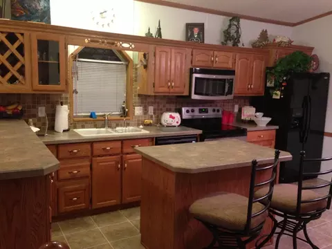 906 6th Ave NW, Williston, ND 58801 photo 1